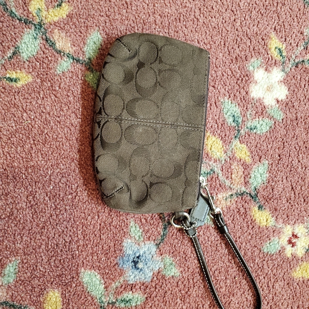 Vintage Coach Wristlet - Picture 2 of 6